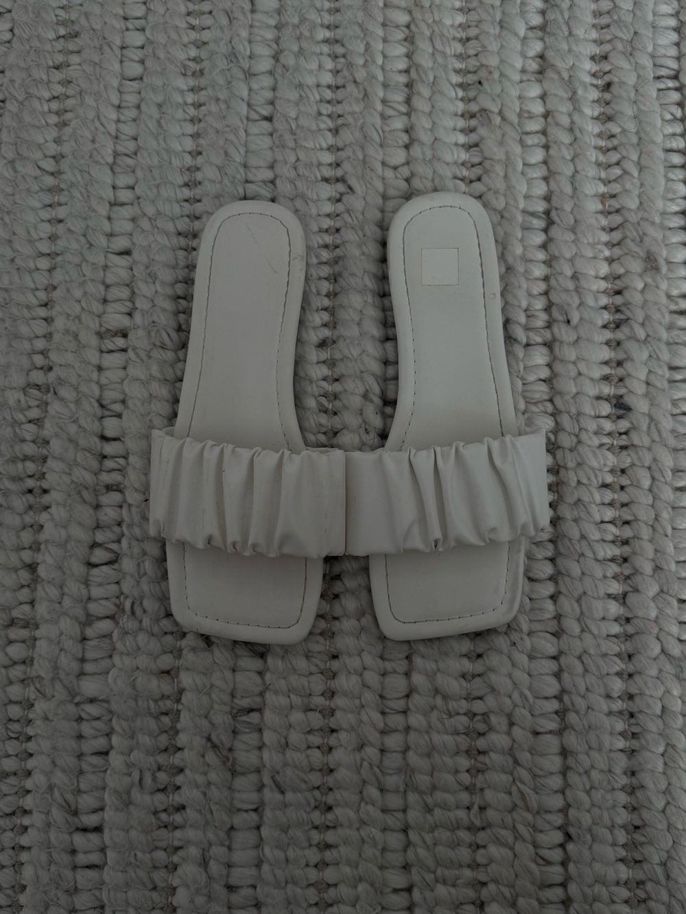 Women White Ruffled Slide Sandals